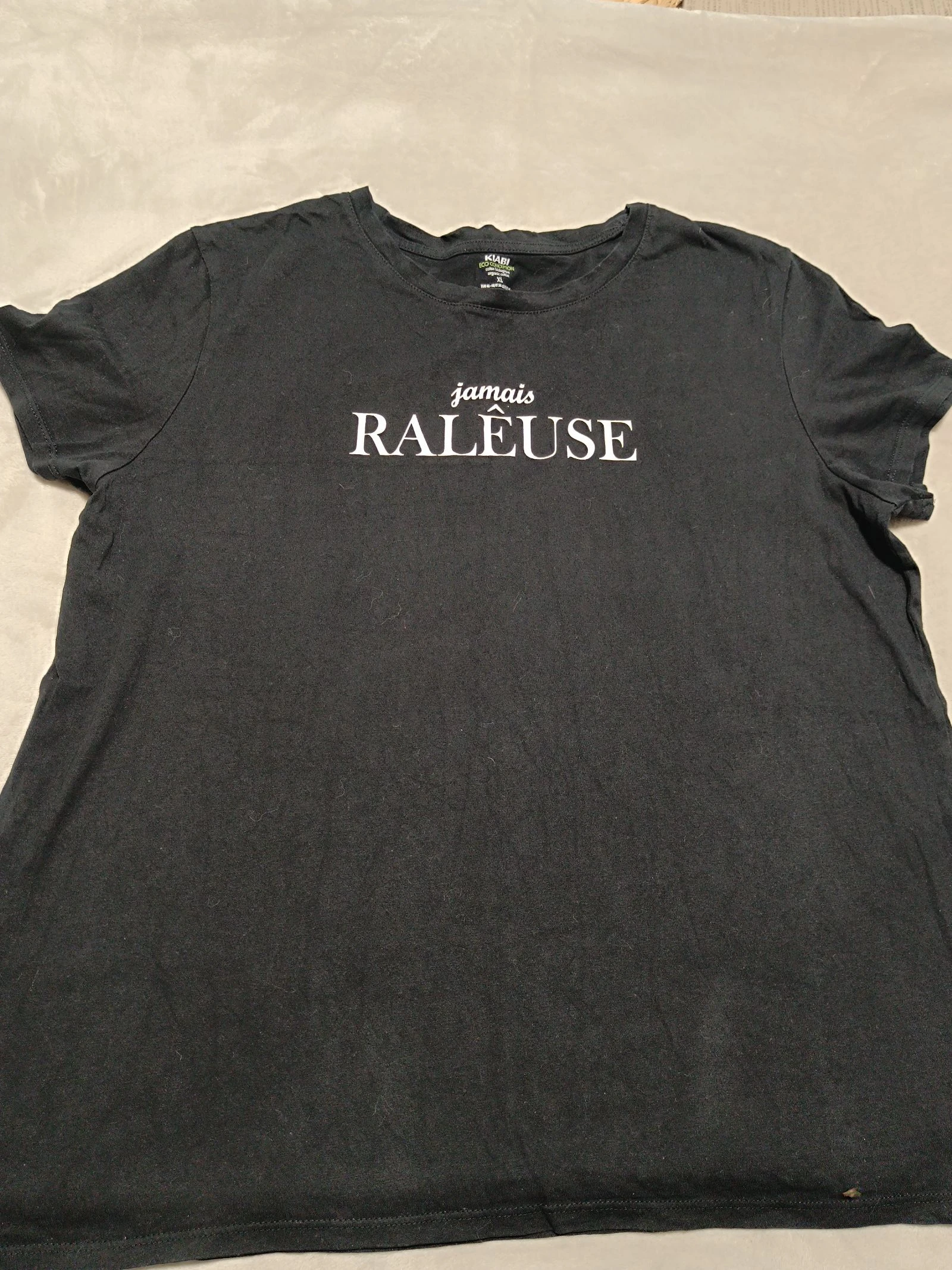 Black t-shirt-Never Complains 🖤 – photo 2